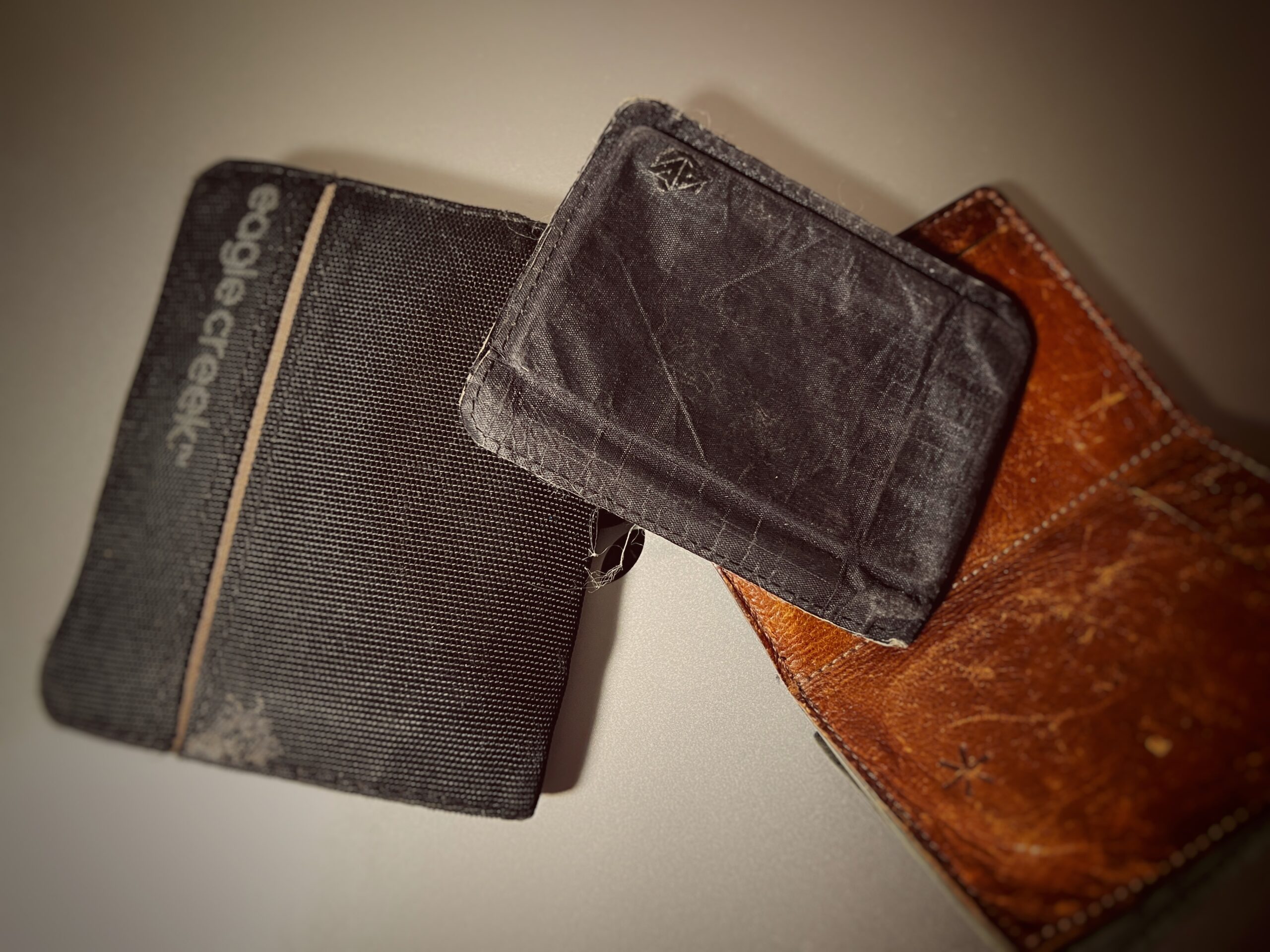 Best slim vegan wallets for men