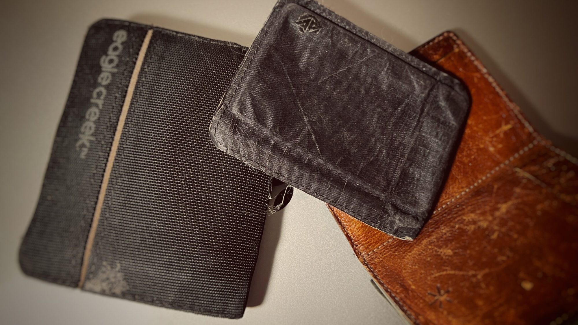 Best slim vegan wallets for men